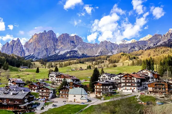 The most beautiful villages in the Dolomites: top 10 to visit