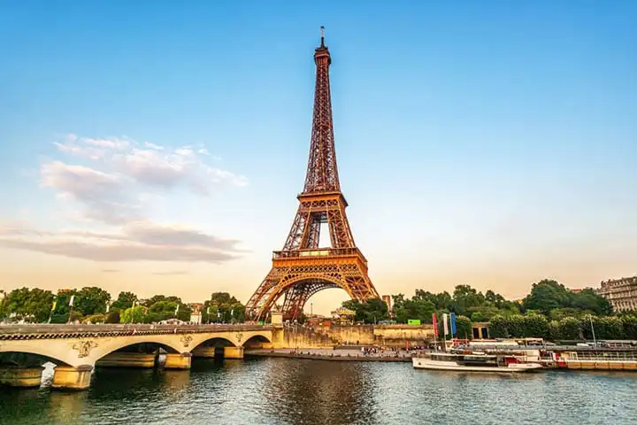 Visit Paris with the family
