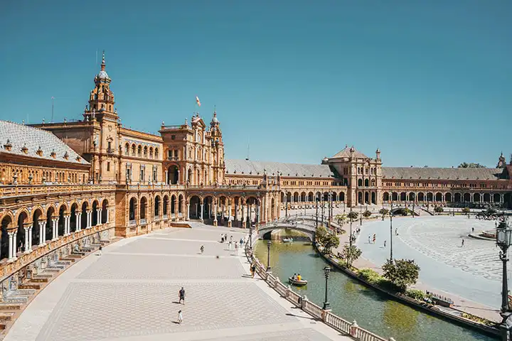 Visit Seville and its tourist sights
