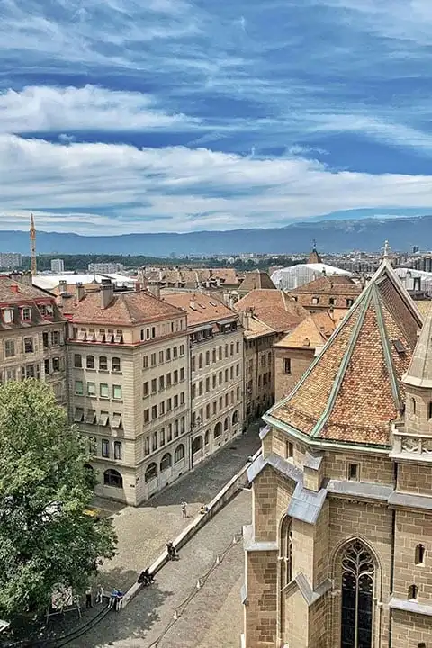 Visit the old town of Geneva