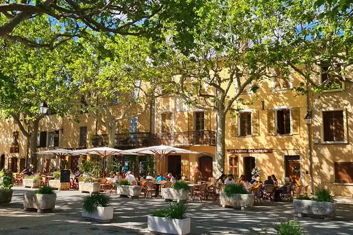 The most beautiful villages around Fréjus: top 10 visits 