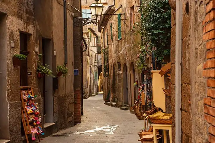 Visit Pitigliano