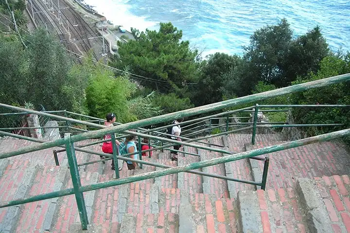 Visit Corniglia, the Scalinata Lardarina