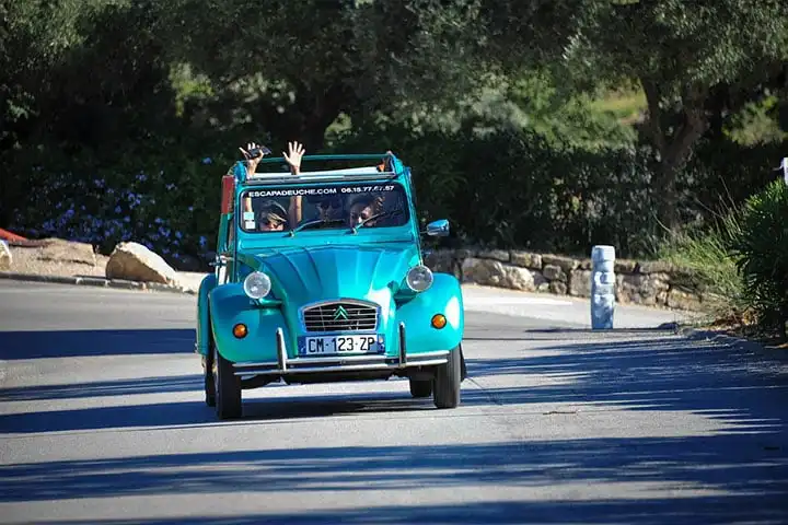 2CV ride as a Bordeaux hen party activity