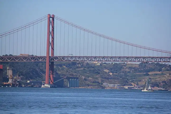25 de Abril Bridge, Lisbon