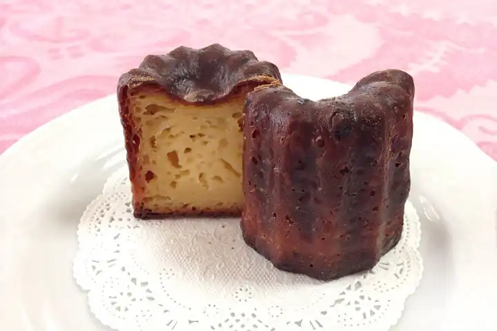 Canelés bordelais