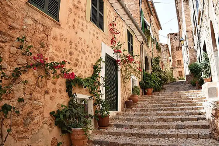 Visit Fornalutx, Majorca