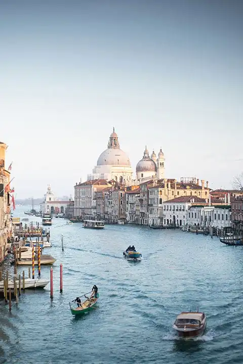 Visit Venice in 1 day and take a gondola ride
