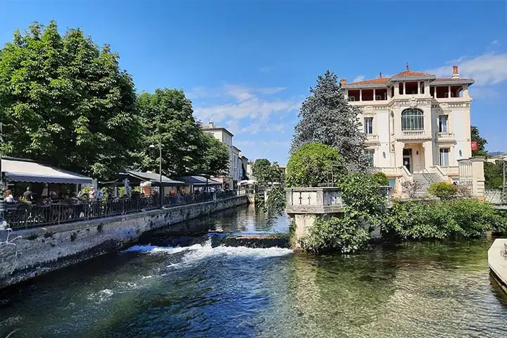Visit L'Isle-sur-la-Sorgue from Avignon