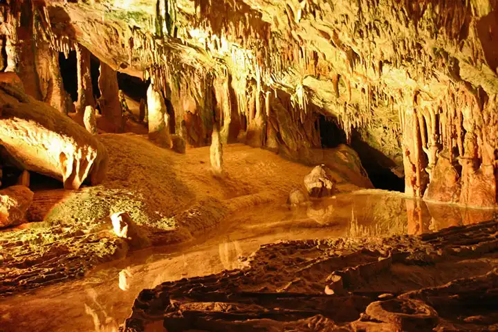 Visit the Can Marçà caves in Ibiza
