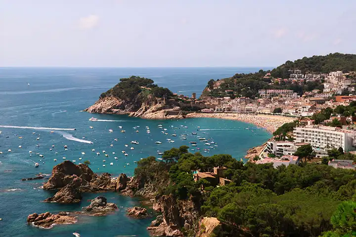 Visit Tossa de Mar Town Centre: The Essentials for Your Holiday