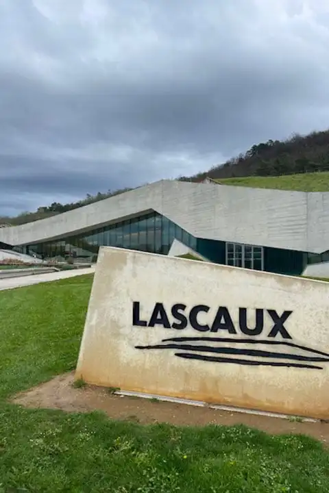 Visit the Lascaux caves in Dordogne