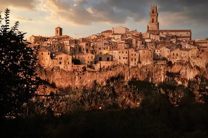 Visit Pitigliano in Tuscany: Top 8 Must-Sees