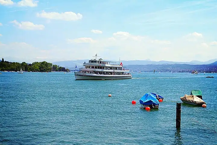 Cruise on Lake Zurich